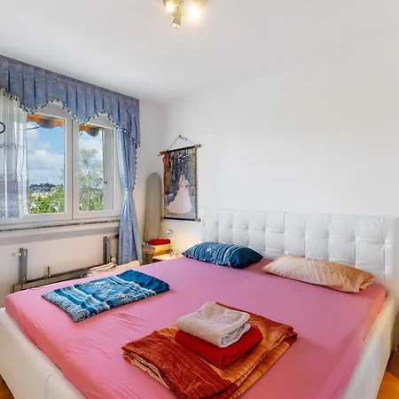 Helle, Ruhige Dachwohnung * Eningen unter Achalm