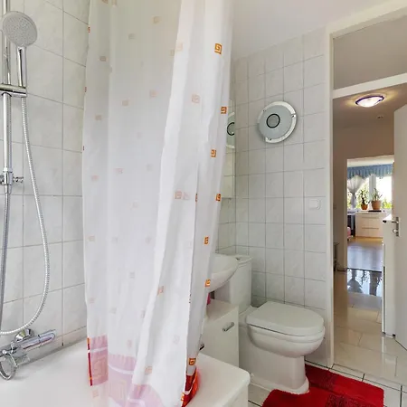 Helle, Ruhige Dachwohnung Apartman Eningen unter Achalm