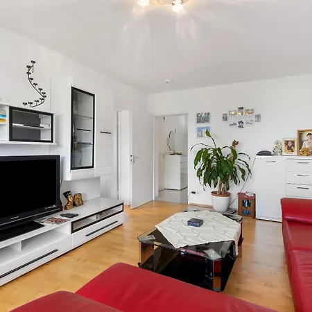 Apartman Helle, Ruhige Dachwohnung Eningen unter Achalm