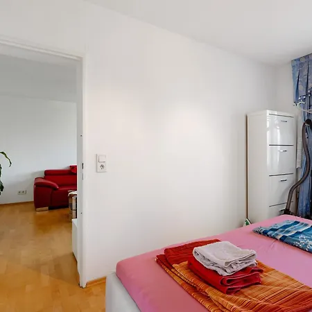 Helle, Ruhige Dachwohnung